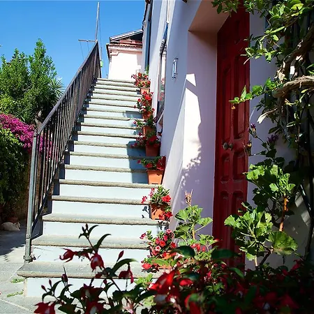 Il Giardino Segreto 4*